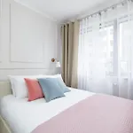 Апартаменты Ts Gold New Town & Free Private Parking *