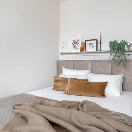 Ts Gold New Town & Free Private Parking