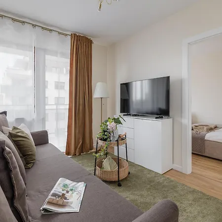 Ts Gold New Town & Free Private Parking 슈체친