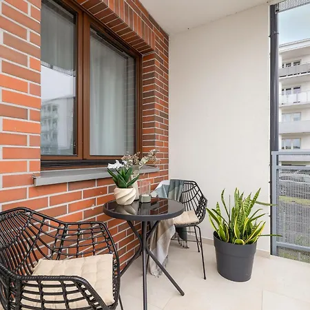 Ts Gold New Town & Free Private Parking Apartment