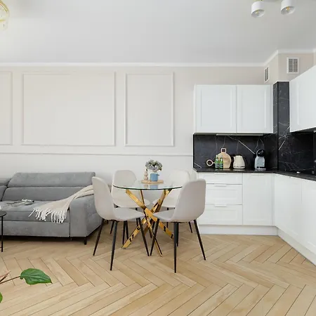 Ts Gold New Town & Free Private Parking Appartement *