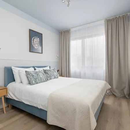 Ts Gold New Town & Free Private Parking Apartment *