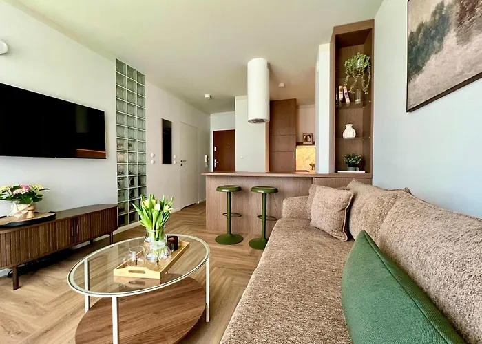 Ts Gold New Town & Free Private Parking *